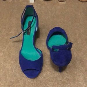 Ann Taylor size 8.5 suede heels
